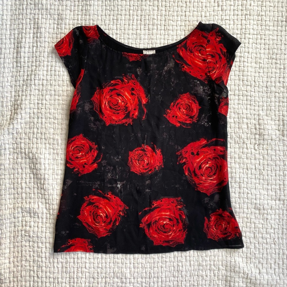 DYNAMITE | black ans roses top 🌹